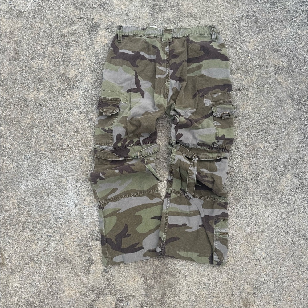 Urban Outfitters Camouflage Cargo Pants - Picture 2 of 5